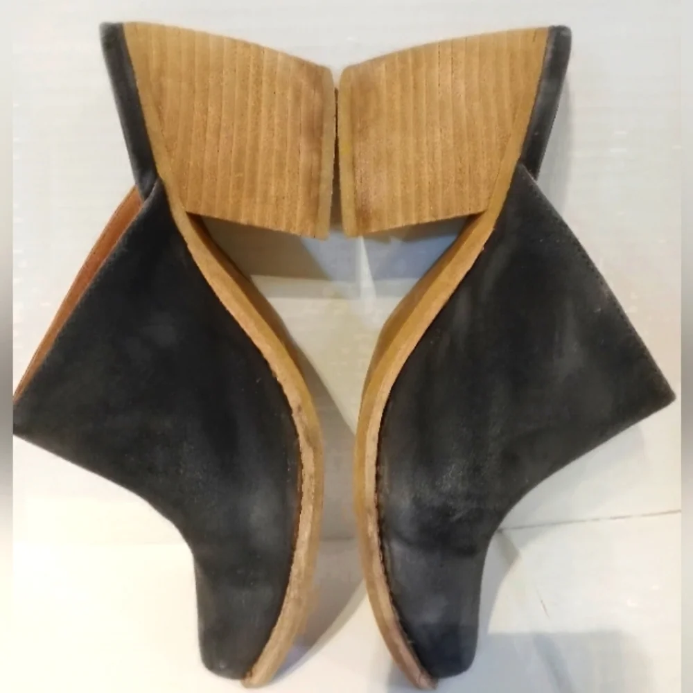 Jeffrey Campbell Black Mules with Wooden Heel - Picture 4 of 12